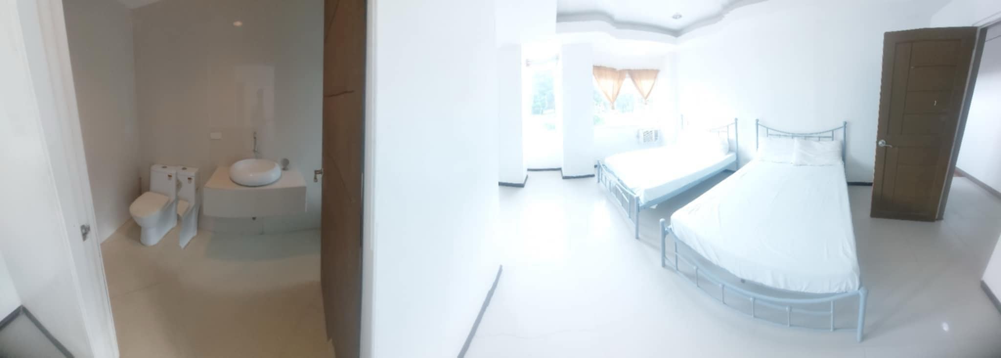 Deluxe Room - Image 2